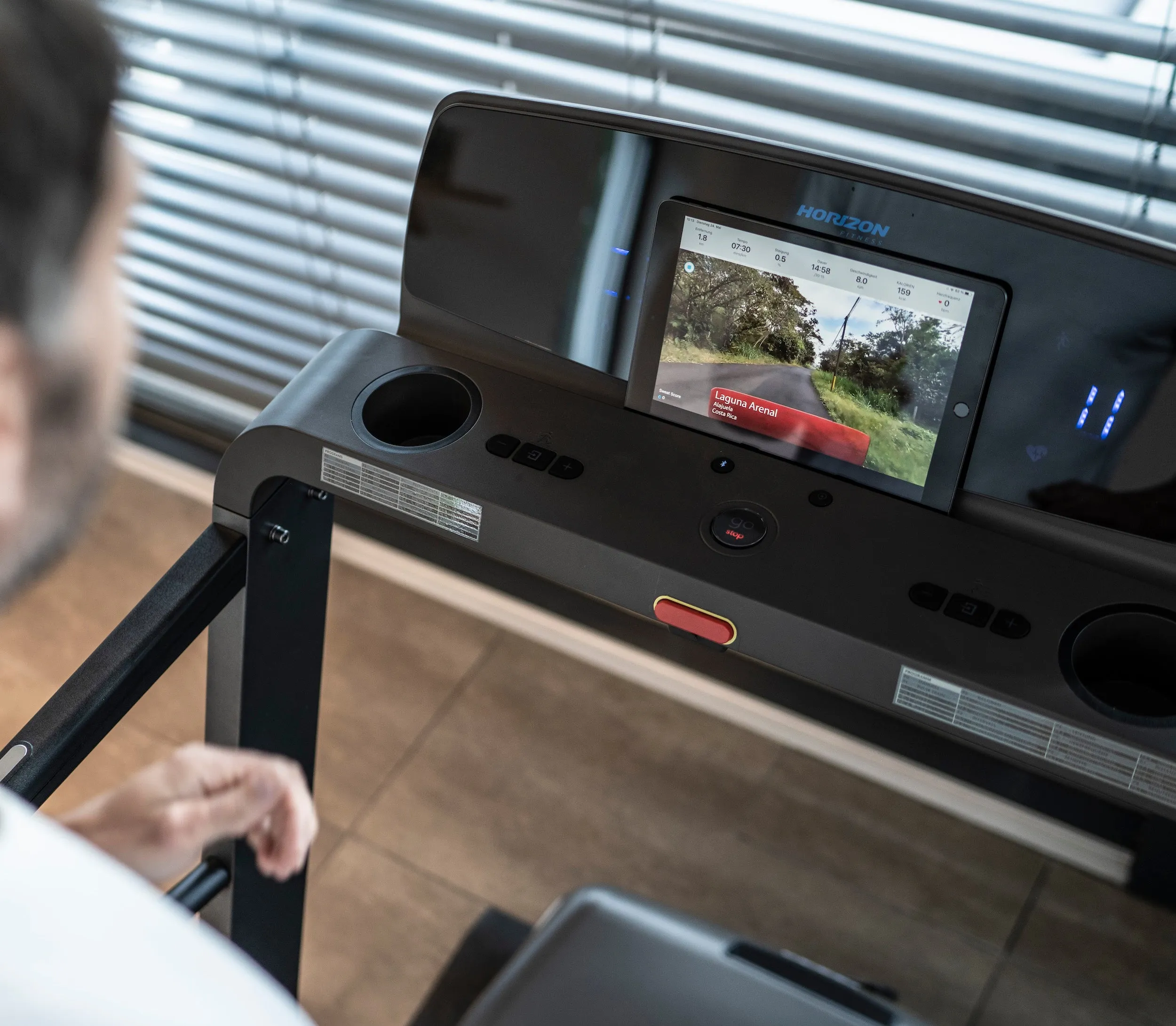NEW Horizon Omega Z @Zone Treadmill