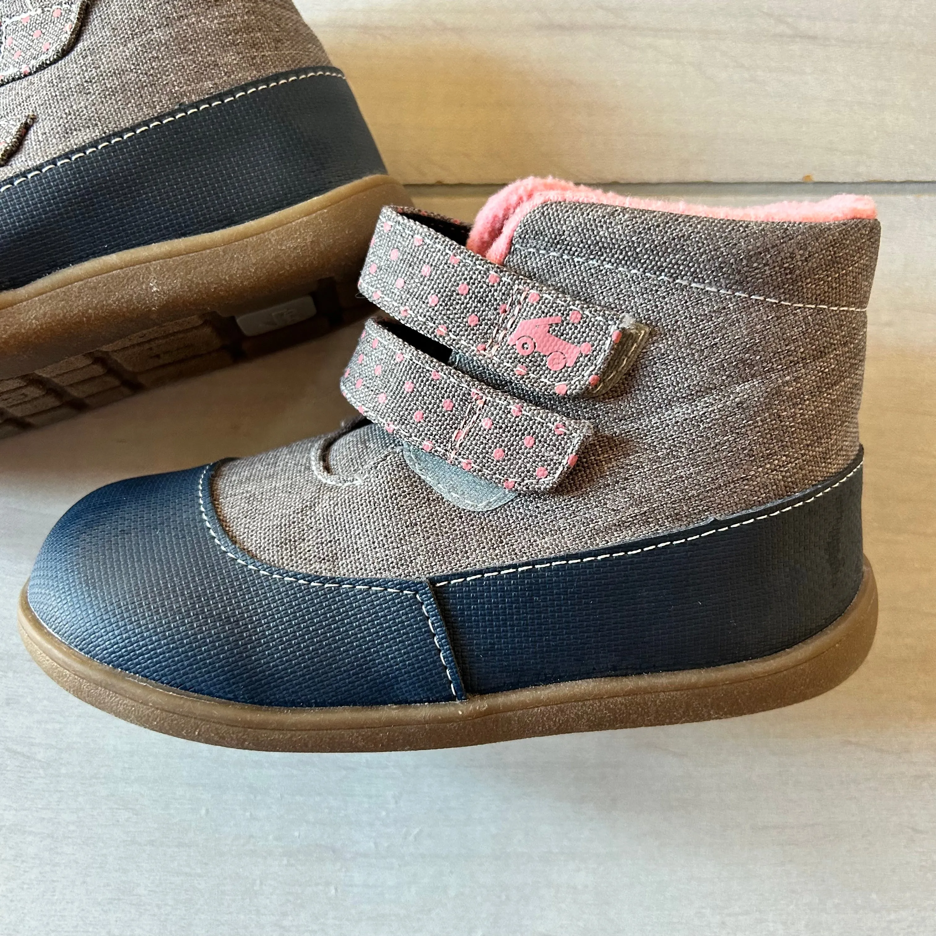 See Kai Run Gray & Pink Velcro Waterproof Boots