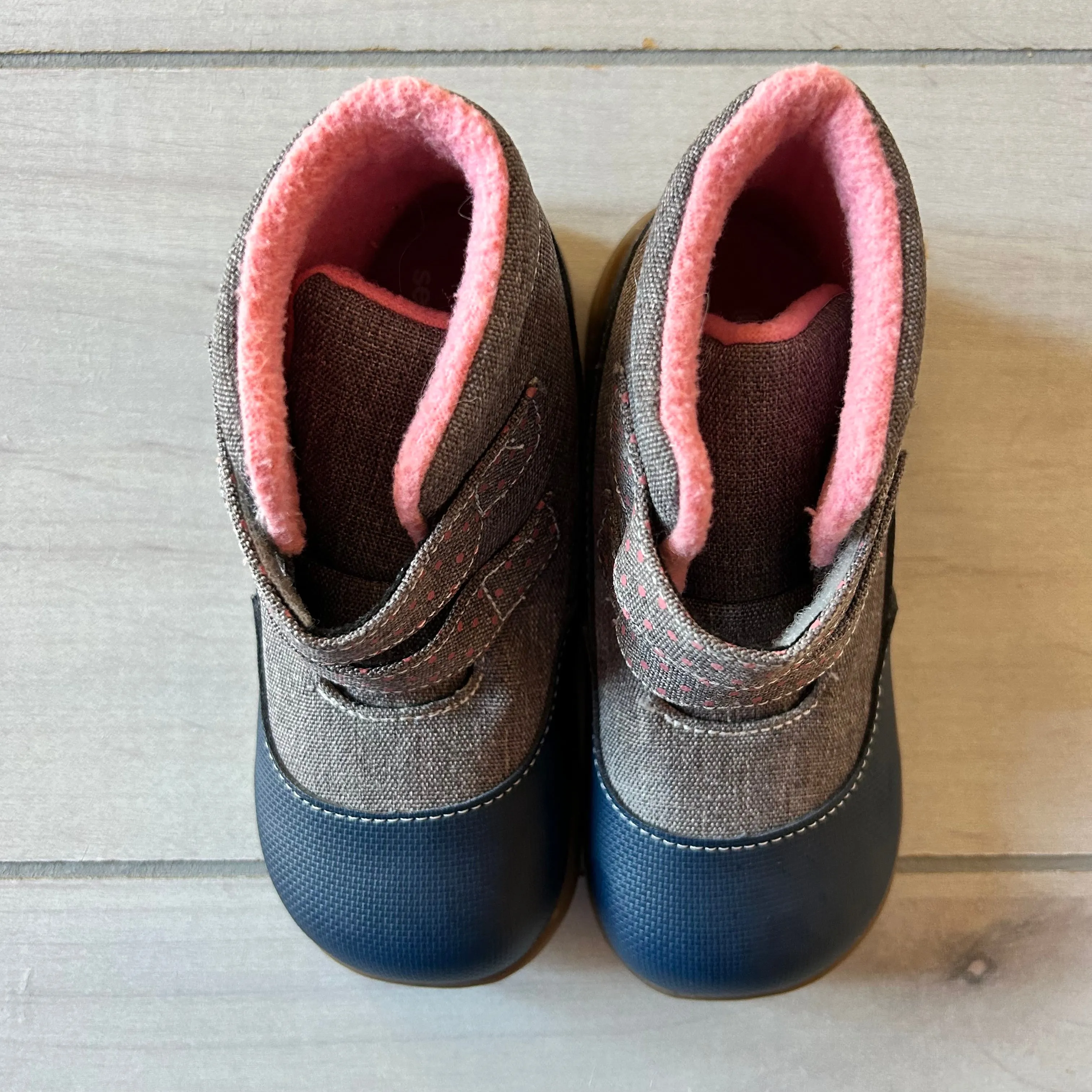 See Kai Run Gray & Pink Velcro Waterproof Boots
