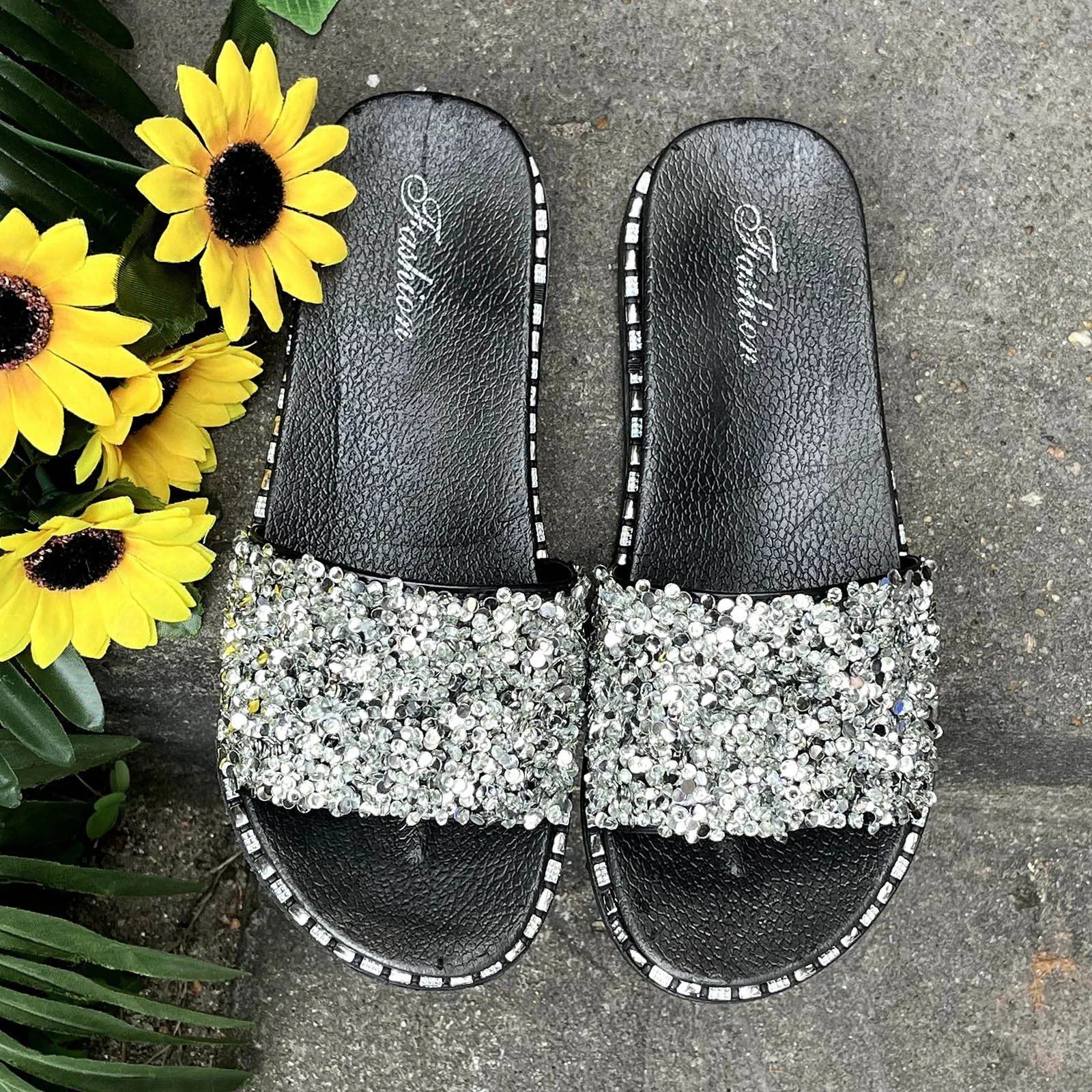 Women Slippers Ladies Fashion Sequins Flats Slippers Sandals For Outside Women Summer Beach Shoes Roman Sandals zapatos mujer